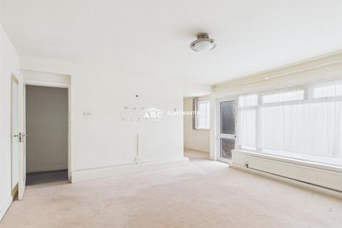 3 bedroom maisonette for sale, Dene Gardens, Stanmore