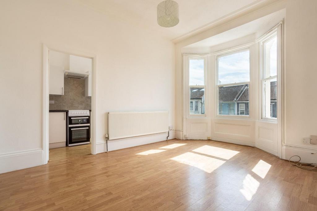 Queens Park Road, Brighton - View 2
