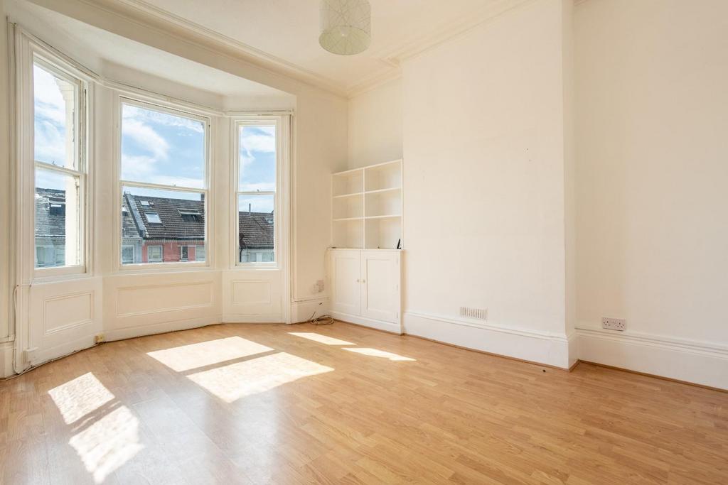 Queens Park Road, Brighton - View 3