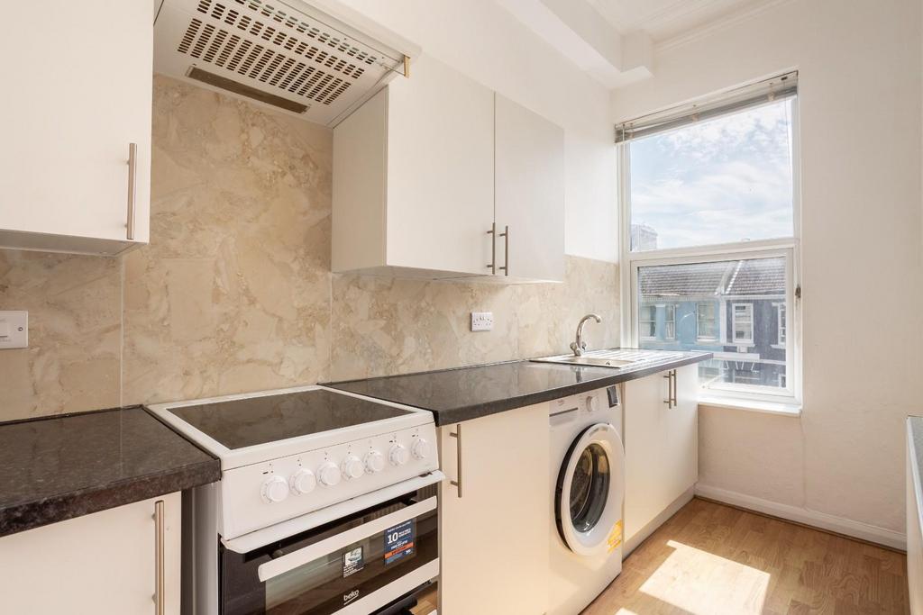 Queens Park Road, Brighton - View 5