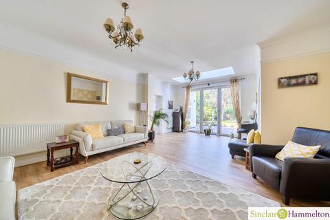 4 bedroom detached house for sale, Southborough Road, Bromley