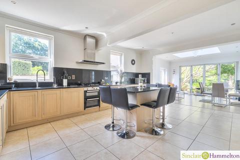 4 bedroom detached house for sale, Southborough Road, Bromley