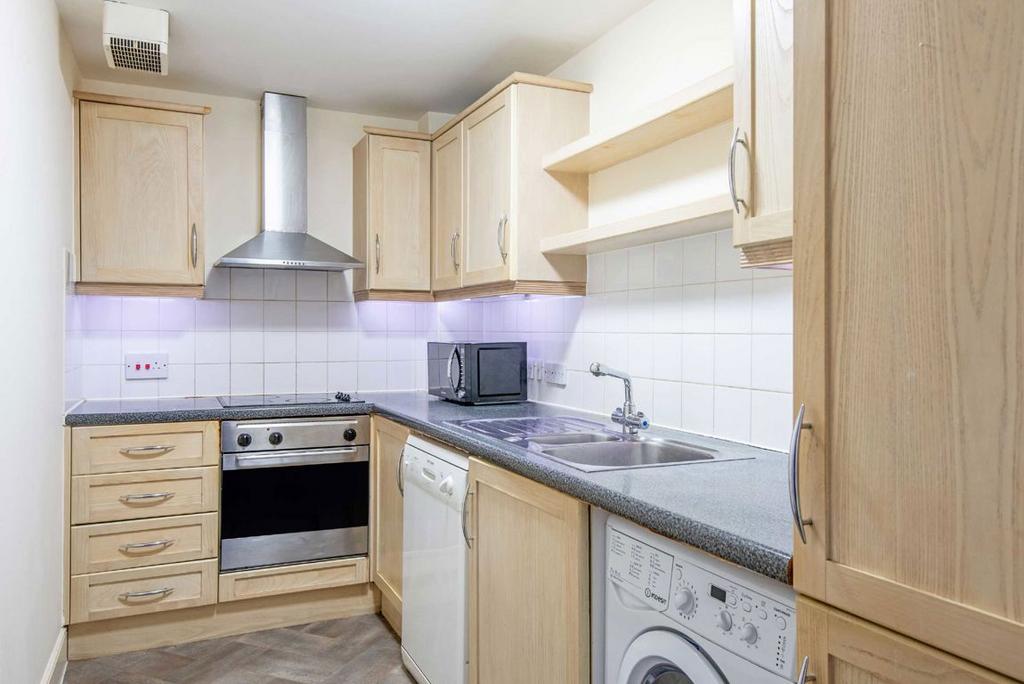Apartment in London - View 5