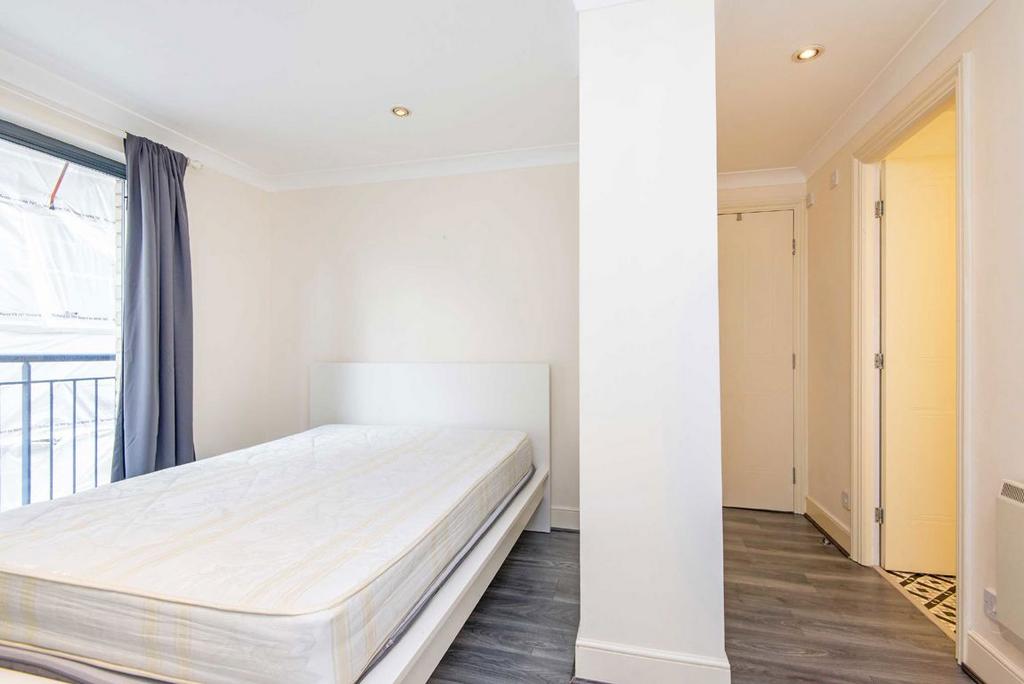 Apartment in London - More