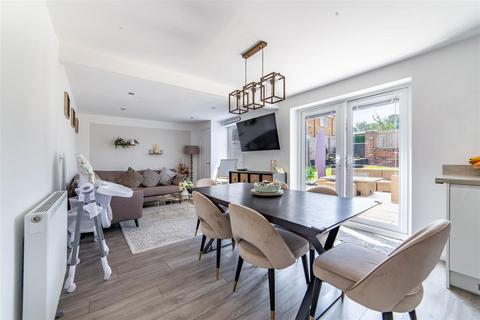 4 bedroom detached house for sale, Maple Avenue, Newcastle Upon Tyne, NE15