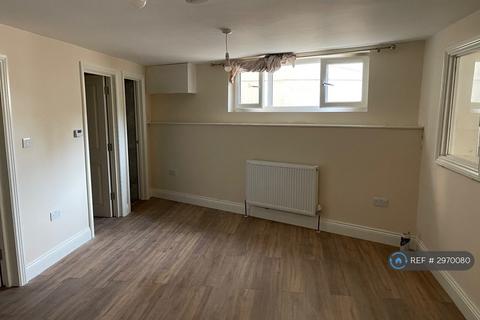 2 bedroom flat to rent, Lower Range Road, Gravesend, DA12
