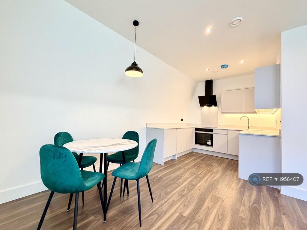 Apartment in London - View 5