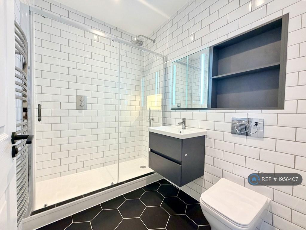 Apartment in London - View 2