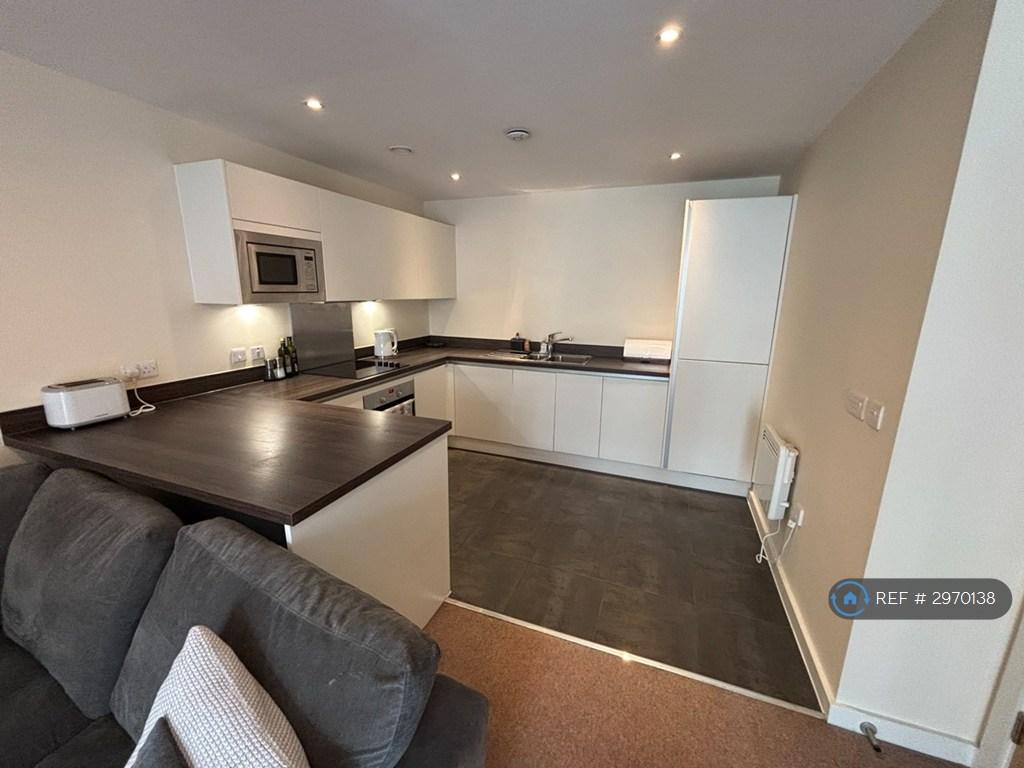 Apartment in Manchester, City Centre - View 3