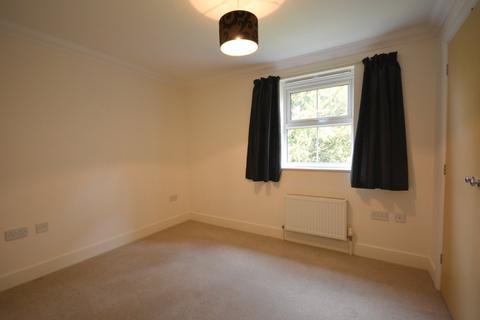 2 bedroom flat to rent, The Grange, Langton Green