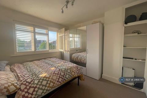 1 bedroom in a house share to rent, Wendover Drive, Bedford, MK41