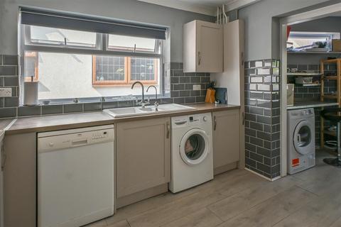 2 bedroom semi-detached bungalow for sale, Thorndon Avenue, West Horndon, Brentwood
