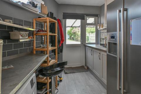 2 bedroom semi-detached bungalow for sale, Thorndon Avenue, West Horndon, Brentwood