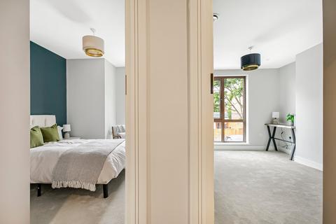 2 bedroom apartment for sale, Lynton Road, London, W3