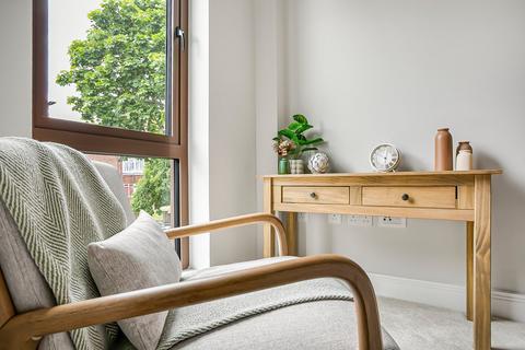 2 bedroom apartment for sale, Lynton Road, London, W3
