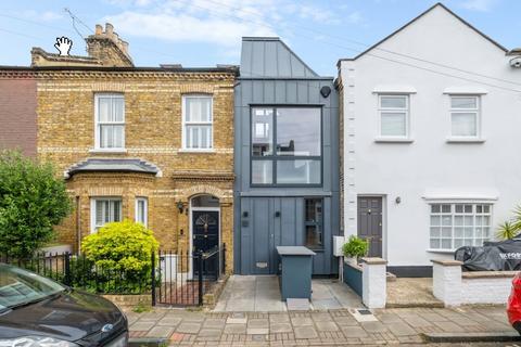 Wadham Road, Putney, London, SW15