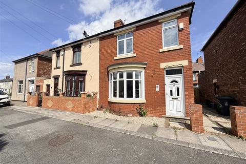 3 bedroom semi-detached house to rent, Gloucester Street, Hartlepool