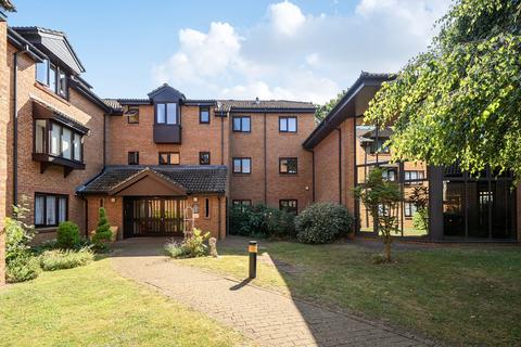 Windsor Close, Northwood