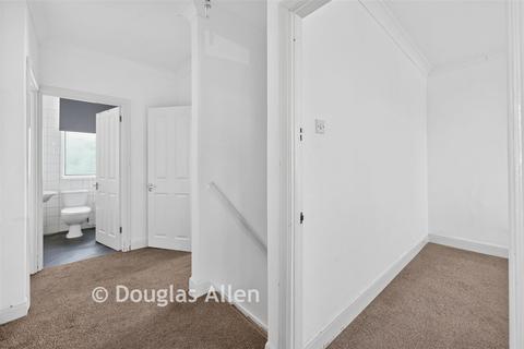 3 bedroom maisonette for sale, Crystal Avenue, Hornchurch, Essex