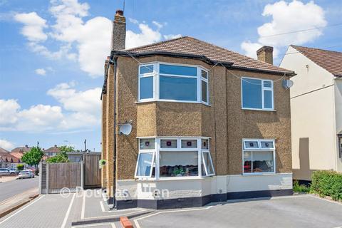 3 bedroom maisonette for sale, Crystal Avenue, Hornchurch, Essex