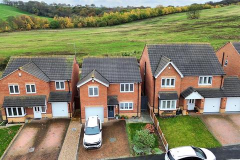 4 bedroom detached house for sale, Maple Close, Calverton, Nottingham