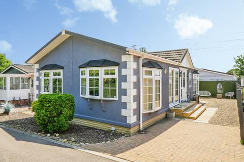 2 bedroom park home for sale, Heyford Leys, Upper Heyford, Bicester