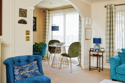 2 bedroom park home for sale, Heyford Leys, Upper Heyford, Bicester