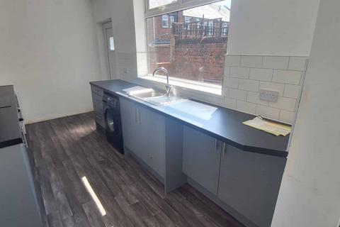 2 bedroom house to rent, Lancaster Terrace, CLS
