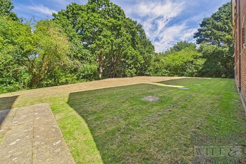 2 bedroom flat for sale, St Marks Close, Bexhill on Sea, East Sussex