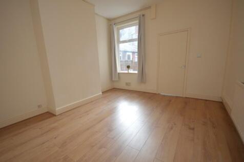 House in Nottingham, The Meadows - View 2