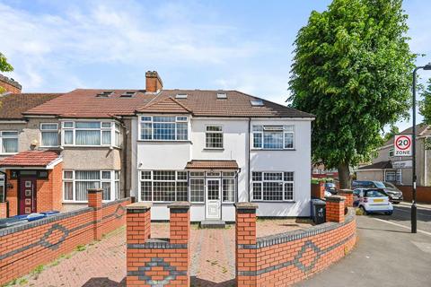 1 bedroom in a house share to rent, Mansell Road, Greenford