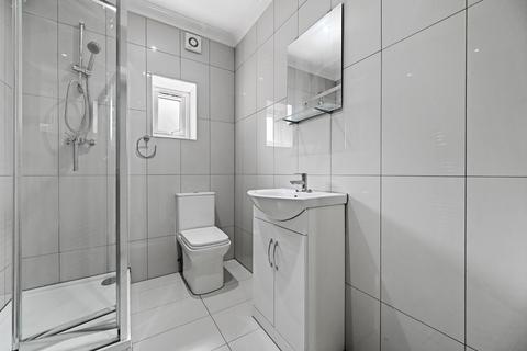 1 bedroom in a house share to rent, Mansell Road, Greenford