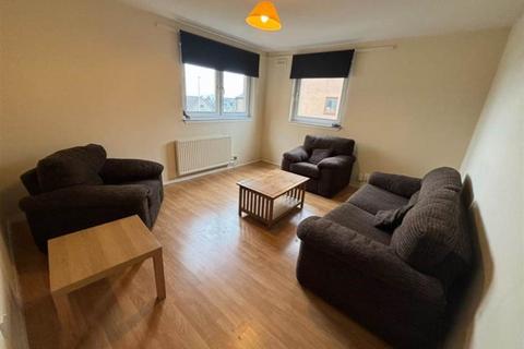 2 bedroom flat to rent, Elm Court, Blackness Road, Dundee