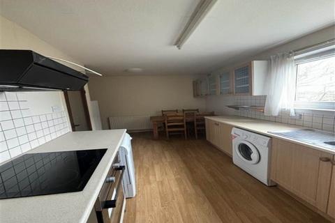 2 bedroom flat to rent, Elm Court, Blackness Road, Dundee
