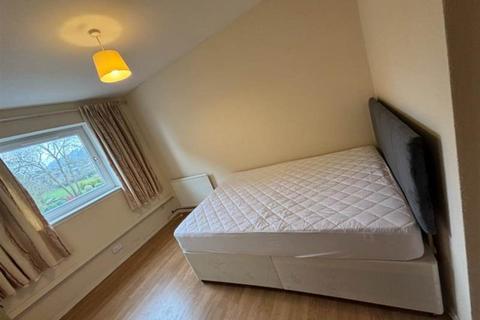 2 bedroom flat to rent, Elm Court, Blackness Road, Dundee