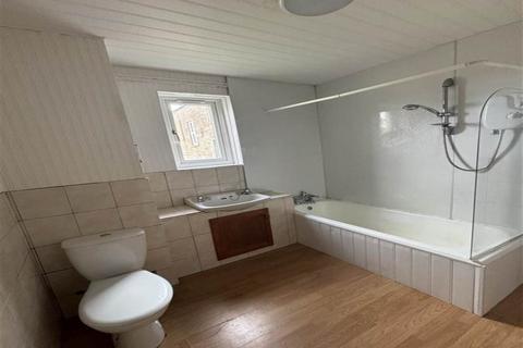 2 bedroom flat to rent, Elm Court, Blackness Road, Dundee