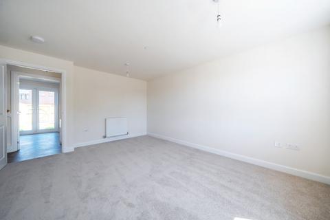 3 bedroom end of terrace house to rent, Robert Lewis Avenue, Crewe, Cheshire, CW1