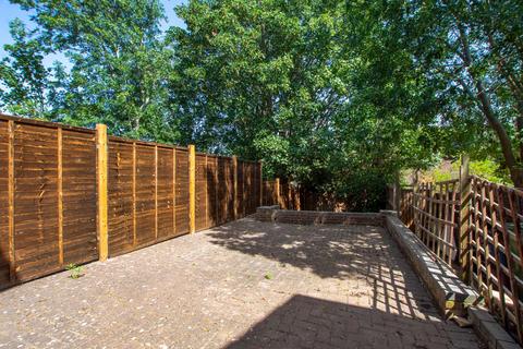 2 bedroom maisonette for sale, Lea Vale, Dartford, DA1