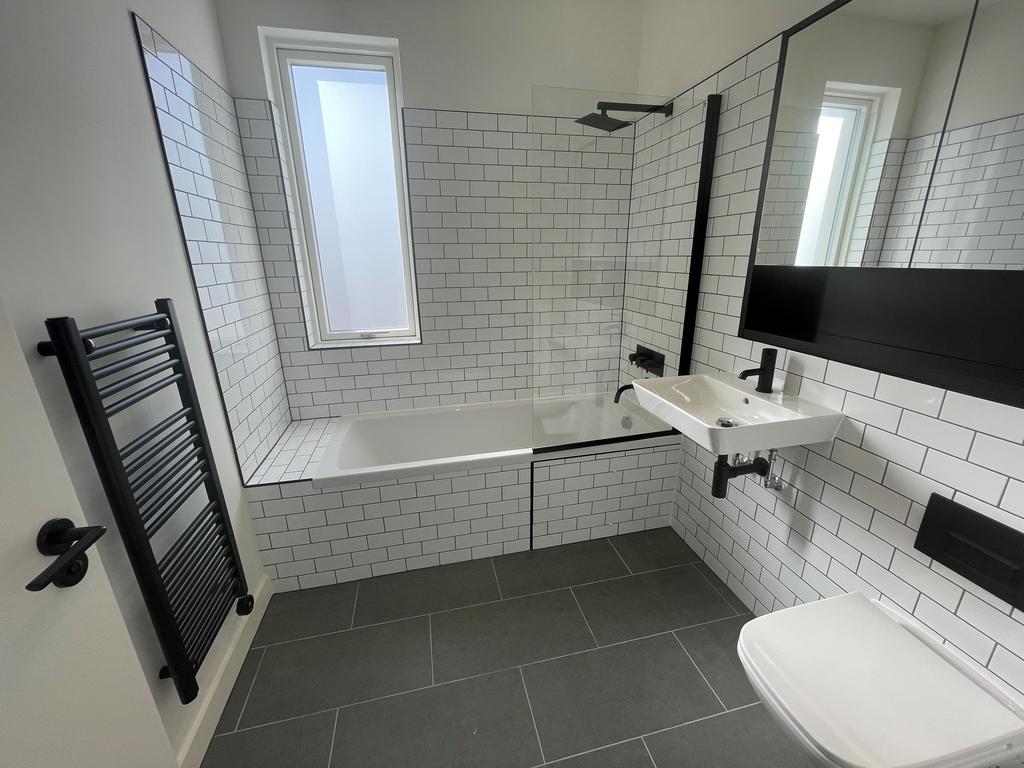Apartment in Birmingham, Ladywood - View 3