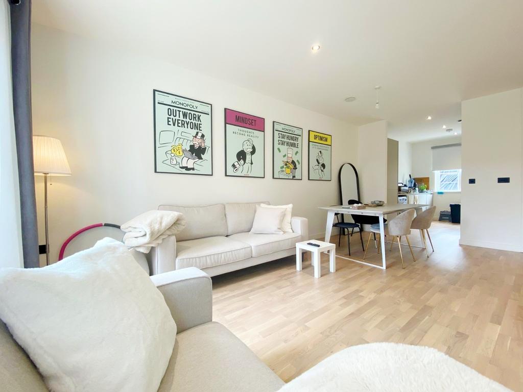 Apartment in Birmingham, Ladywood - View 5