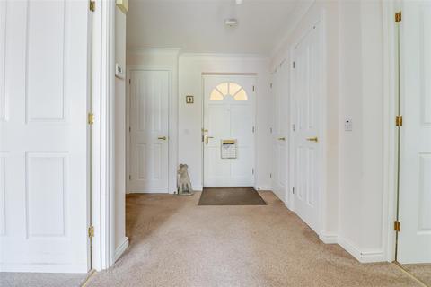 2 bedroom retirement property for sale, Crowstone Road, Westcliff-on-Sea SS0