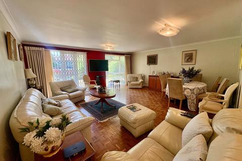 2 bedroom ground floor flat for sale, Stonegrove, Edgware HA8