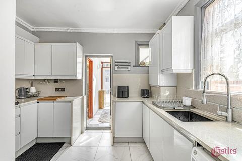 5 bedroom house for sale, Lea Bridge Road, London