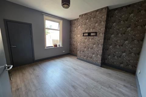 3 bedroom terraced house to rent, Willingham Street, Grimsby DN32