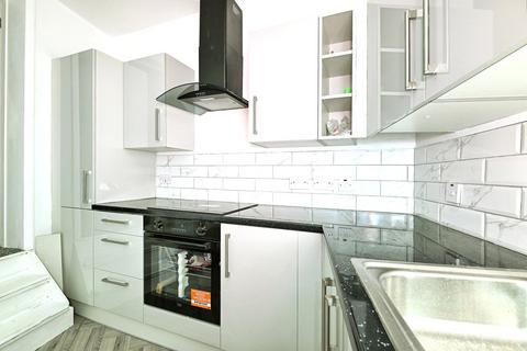 2 bedroom terraced house for sale, Clarence Avenue, Rochester, Kent, ME1