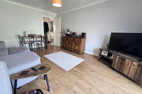 3 bedroom terraced house for sale, Campion Close, Calne