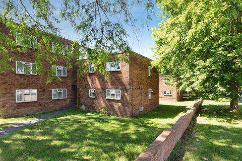 2 bedroom flat for sale, Radbourne Crescent, Walthamstow, E17