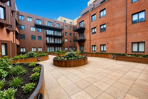 2 bed flat/apartment for rent in Farnborough Road, Hampshire GU14
