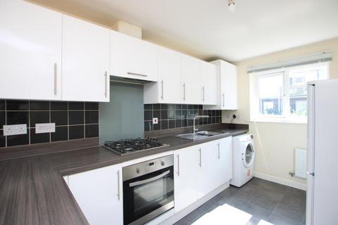 3 bedroom end of terrace house to rent, Skinners Croft, Bristol BS34