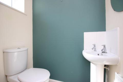 3 bedroom end of terrace house to rent, Skinners Croft, Bristol BS34